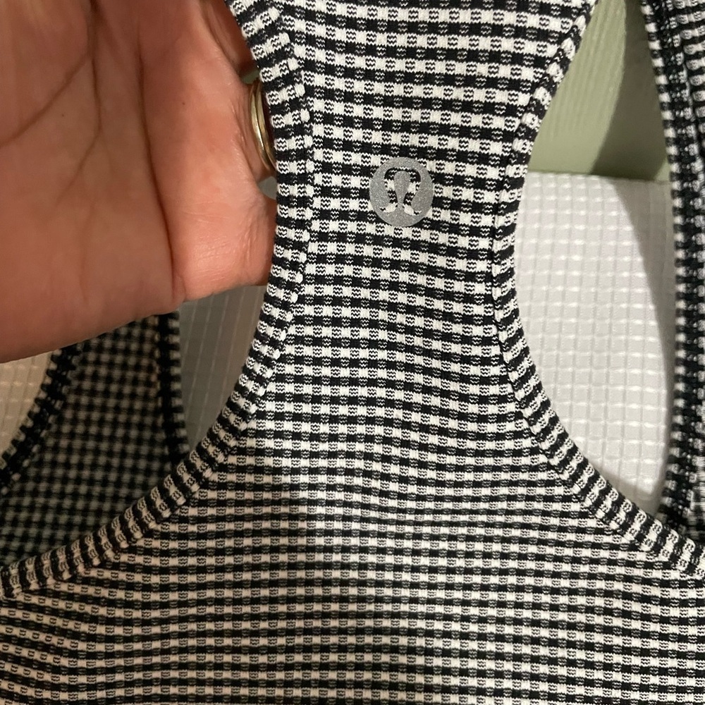 Lululemon Athletica Black and White Tank Top - Picture 6 of 6